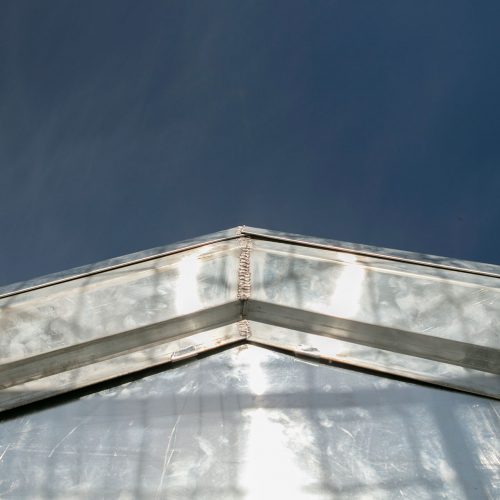 nez de toiture en zinc